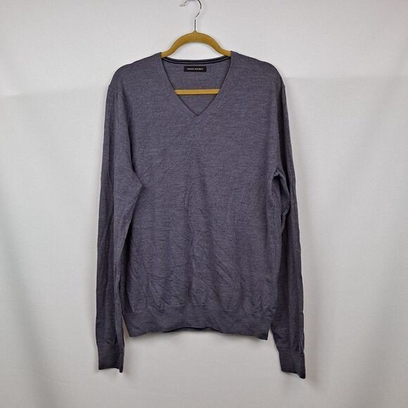 Banana Republic Mens v neck sweater NWOT - Picture 1 of 11